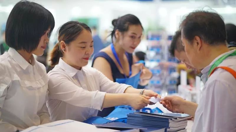 智慧應(yīng)用，賦能教學(xué)|奧威亞智慧教學(xué)解決方案驚艷普教展