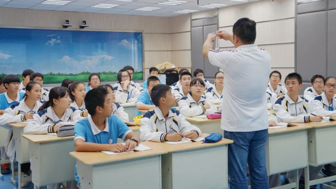 浙江紹興：“四位一體”混合研修，引領(lǐng)教師專業(yè)成長.jpg